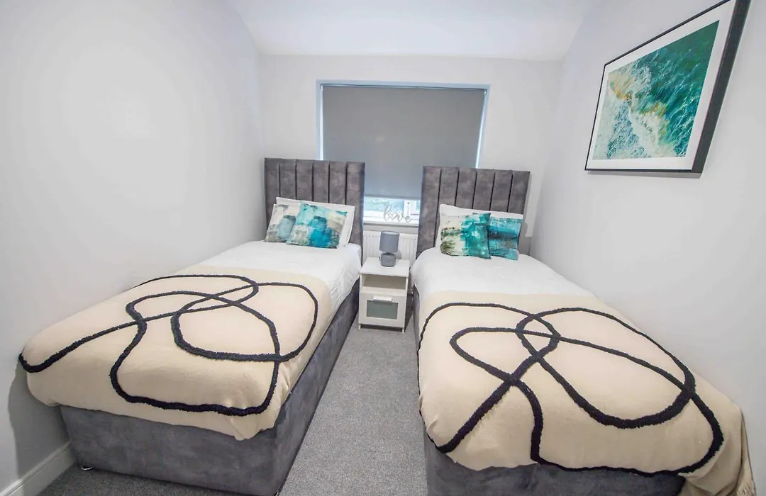 Beautiful, Peaceful, 5 Bedroom Home With Hot Tub!-1